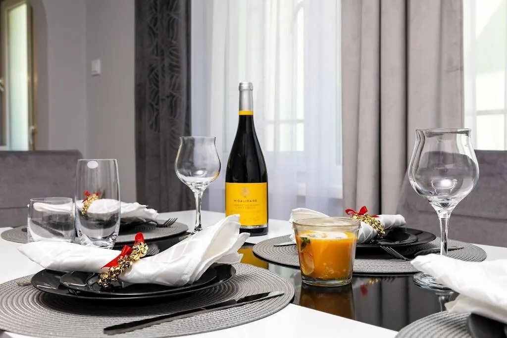 Central Apt 'Selin' Walking Distance To Center Filibe 0*,  Bulgaristan